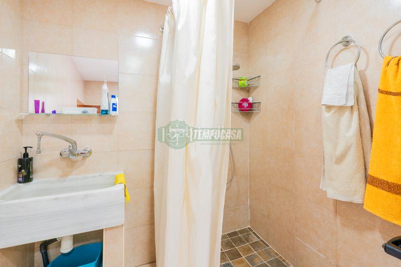 Foto 0c43b02e-0f3b-461d-adae-1087e56b22bd. Piso en Arrancapins Valencia