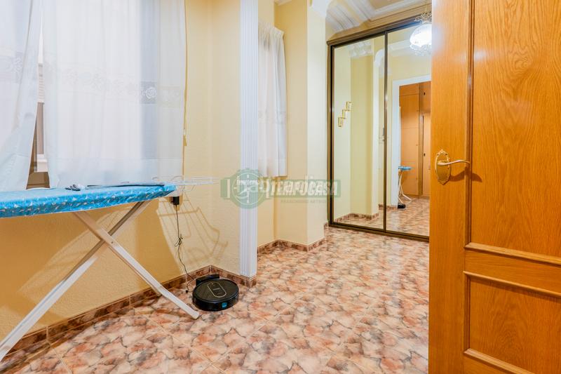 Foto cc2d7fa6-4ff1-4b78-bb97-86292c101519. Piso en Arrancapins Valencia