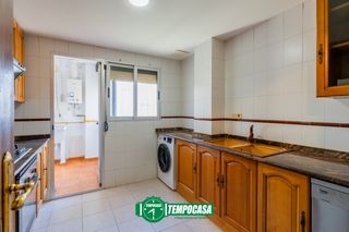 Flat in Carrer del serpis 85