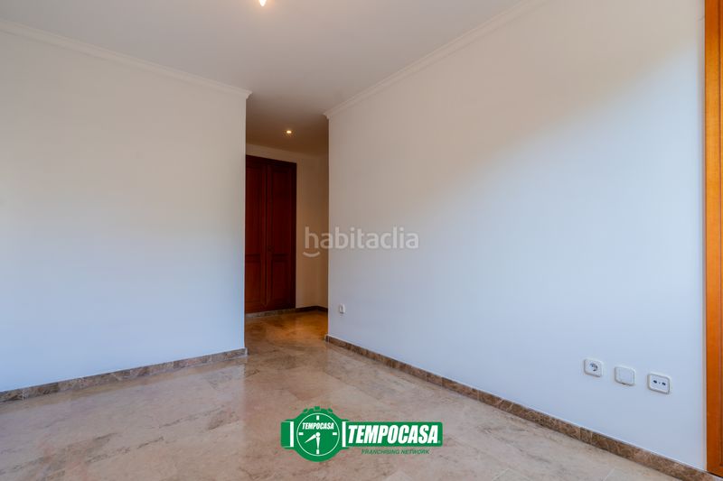 Foto eef33840-ad37-4b2b-9415-4660b22f7d1b. Pis a Camí Fondo Valencia