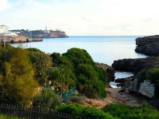 Casa a Portocolom. Apartamento en planta baja con vistas al mar en portocolom