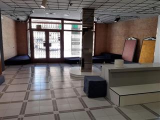 Maison à Felanitx Poble. Local comercial en planta baja y vivienda en piso situado en fel