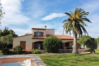 Xalet a Platja de Mont-roig. Villa enfrente del mar