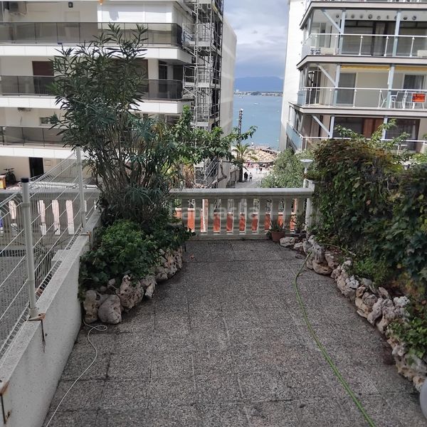 Foto 72de6ea5-34d1-4036-acbe-636eb2d543e8. Apartament amb piscina a Mar i Camp - Platja dels Capellans Salou