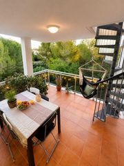 Attique à Calafat. Ático con gran solarium y piscina en calafat