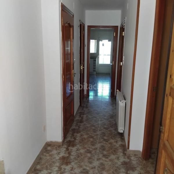 Foto 4196c60d-8232-4626-a529-117fbc975e3e. Casa adossada amb calefacció aparcament a Agramunt