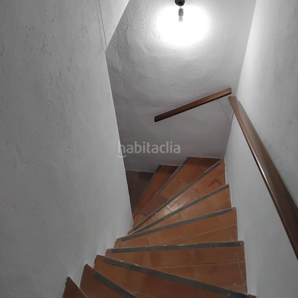 Foto a415f6d4-010a-465b-9020-c5a75555c44a. Casa adossada amb calefacció aparcament a Agramunt