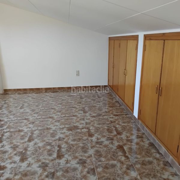 Foto a7ebe346-626a-4e0e-bf4e-378d28cce8ac. Casa adossada amb calefacció aparcament a Agramunt