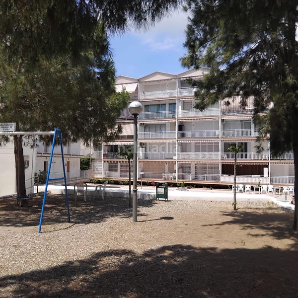 Foto 2079fd24-6981-4f8a-bfba-39d134ca19c1. Pis amb piscina a Mar i Camp - Platja dels Capellans Salou