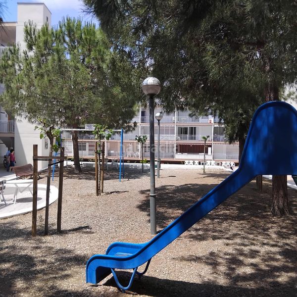 Foto 6954d816-cce6-4bf7-873f-73d02b1519b1. Pis amb piscina a Mar i Camp - Platja dels Capellans Salou