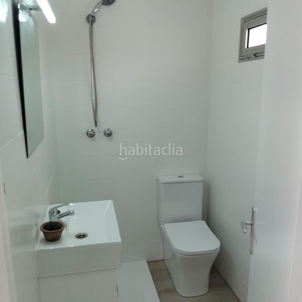Foto 7ea72790-e4b8-49cb-8f02-40d57743b323. Pis amb piscina a Mar i Camp - Platja dels Capellans Salou