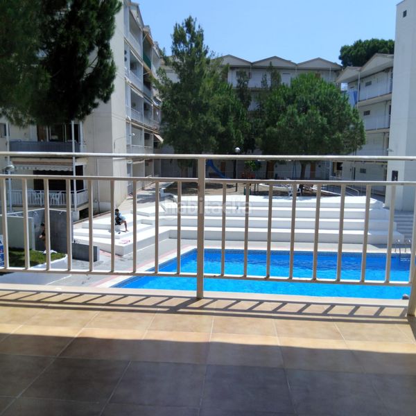 Foto c1cce044-e32f-4f75-9263-68758956402e. Pis amb piscina a Mar i Camp - Platja dels Capellans Salou