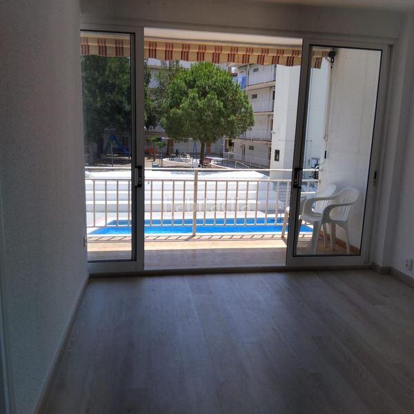 Foto d3f05524-0f61-42d2-821c-ed0d3f08d970. Pis amb piscina a Mar i Camp - Platja dels Capellans Salou