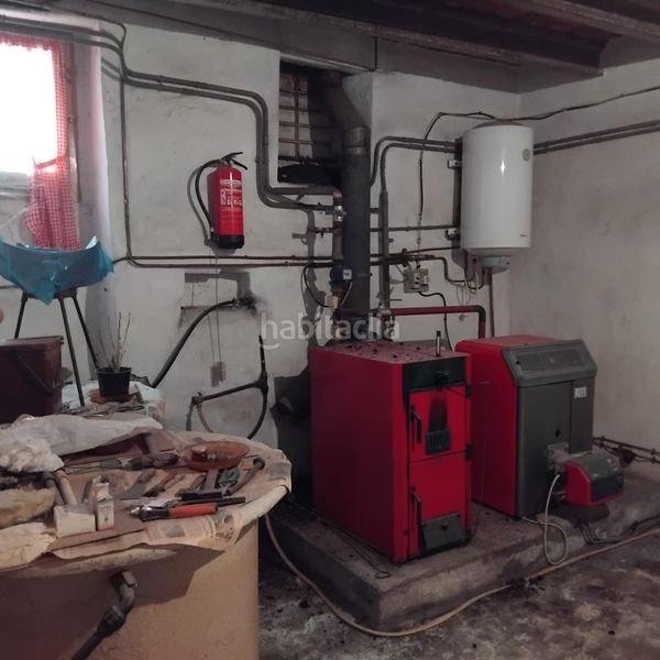 Foto b3c8f5d4-272b-4e1c-8600-9d221f203a84. Casa amb aparcament a Anglesola