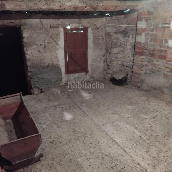 Foto d0b94fc7-166f-4871-86ec-d424bfff1eac. Casa amb aparcament a Anglesola