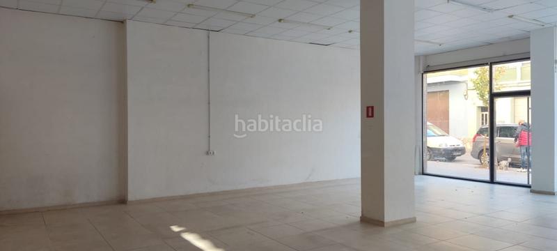 Foto 31b4992d-68b4-4daa-a6c4-de41149a4c3f. Location local commercial dans Fraga