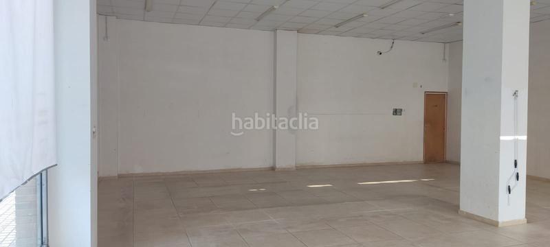 Foto 76ea35b1-8cdd-4d26-aa63-673d227209c5. Location local commercial dans Fraga