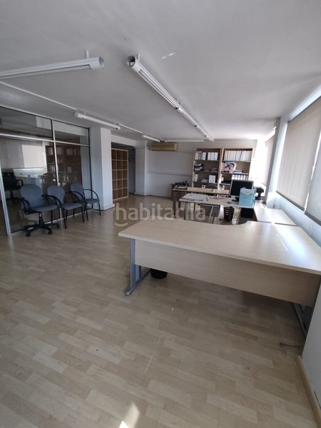 Foto b21d6b56-ac35-4a0f-8bde-86de4b0e85b4. Oficina a Fraga