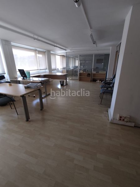 Foto ce8ab032-474c-4412-8271-2db74b785785. Oficina a Fraga