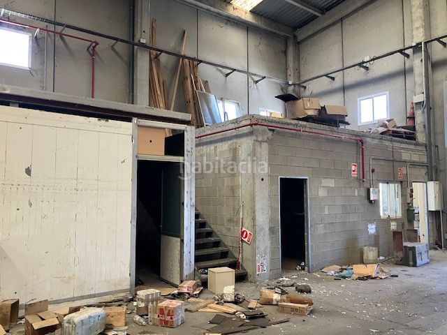 Foto 76b55f9e-1da1-4e4e-8a83-b4ed9992e87c. Location bâtiment à usage industriel dans Fraga