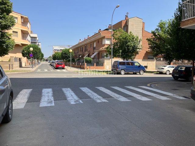 Foto 1bee1890-d139-4df3-9292-62a66a627b2d. Location local commercial dans Fraga
