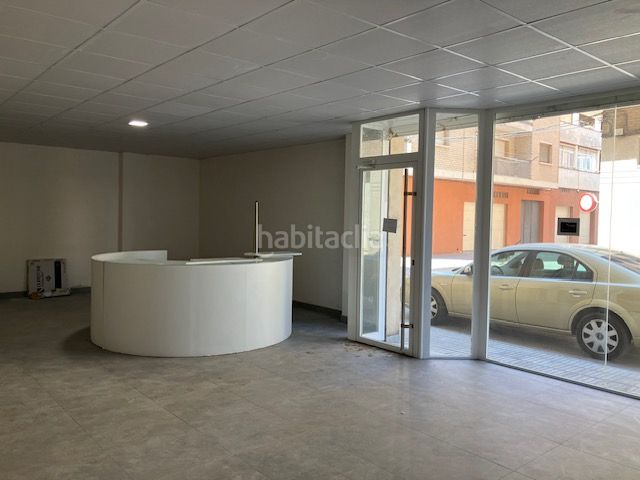 Foto 8b14e561-d669-4745-901c-7c642356ff84. Location local commercial dans Fraga