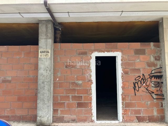 Foto 484c40c7-b26f-4931-b320-f3600827706f. Location local commercial dans Fraga