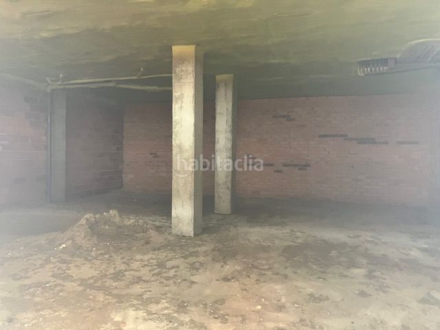 Foto b2b085fa-7d0c-46a6-8c23-77914f7d278d. Location local commercial dans Fraga