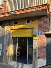 Rent Business premise  Calle de huesca. Local alquiler junto a la plaza aragón