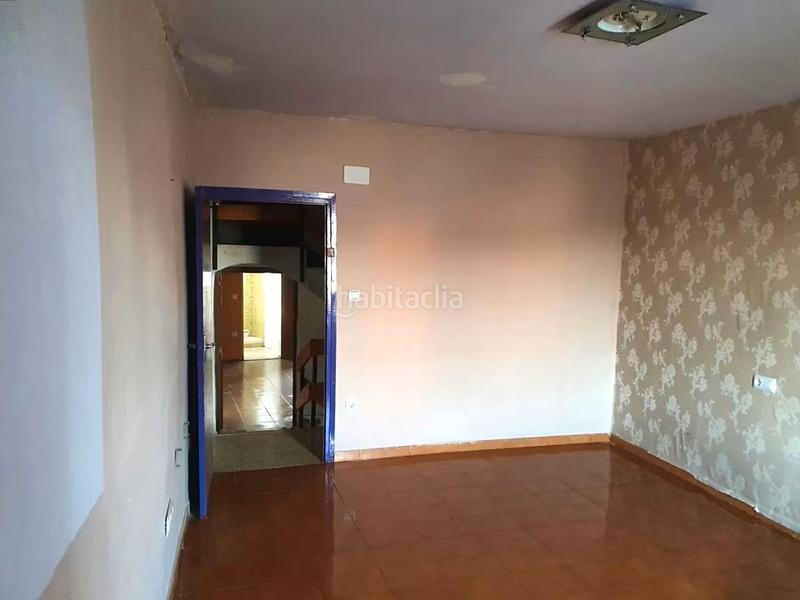 Foto f9e09b3b-c3dd-42e7-896d-5fddb8d41de9. Casa adossada a Alcalá del Obispo
