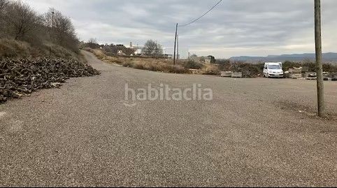 Foto b6dd2438-13d7-43f9-920d-5a97d38f28fa. Nau industrial a Zaidín