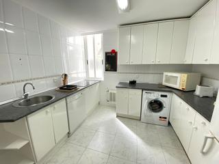 Affitto Appartamento en Sancti Spiritus - San Juan. Inmobank alquila piso de tres habitaciones, dos baos, saln y c