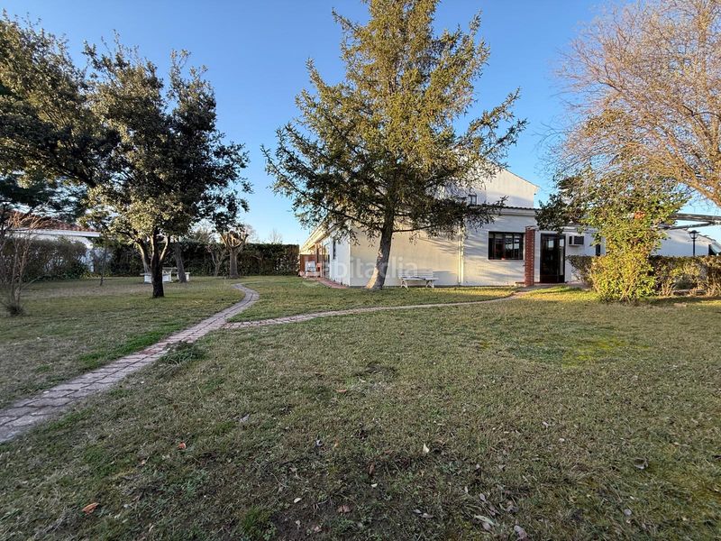 Foto 845d3dd5-1134-4e17-8cb6-cfe7264c6a62. Chalet en calle alondras 33 en Santa Marta de Tormes