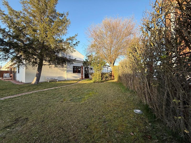 Foto bf69170e-676e-4f31-a191-e1069815831d. Chalet en calle alondras 33 en Santa Marta de Tormes