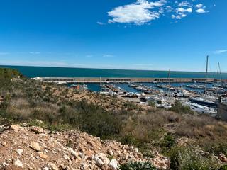 Terreny residencial a Avinguda mediterrnia 33. Terreno en primera linea de mar, encima del puerto de calafat