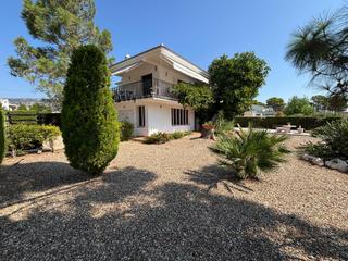 Chalet à Calafat. Chalet de dos plantas con mucho potencial cerca del puerto de ca