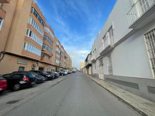 Maison  Calle juan de austria. Estupenda vivienda unifamiliar en el centro de san fernando