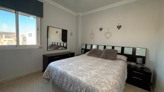 Flat  Calle escritor luis berenguer. Vivienda de 2 dormitorios con plaza de garaje en la zona de cons