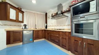 Pis  Calle real. Vivienda de 3 dormitorios, terraza, plaza de garaje y trastero a