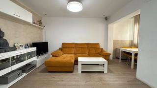 Etagenwohnung  Avenida manuel de falla. Vivienda de 3 dormitorios y 2 cuartos de baño en la zona de avda
