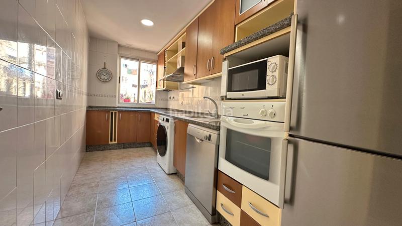 Foto bed73ea7-ae62-4eb1-a393-edf3f678664e. Appartamento con parcheggio in Camposoto - Gallineras San Fernando