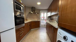 Piso  Calle santo entierro. Piso vpo de 3 dormitorios con plaza de garaje en la zona santo e