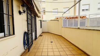 Appartement  Calle montigny. Piso en san fernando, león herrero — 4 dormitorios y amplia terr