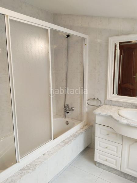 Foto 14f32f09-9ff9-42d7-a408-5c16da20663b. Piso  en venta , 5 dormitorios. en Arteixo pueblo Arteixo