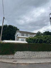 Haus  Rúa arrigada. Casa unifamiliar en cambre