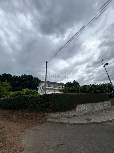 Foto a338f943-a690-4095-9c2d-2648a229d24b. Casa amb xemeneia calefacció aparcament a Cambre