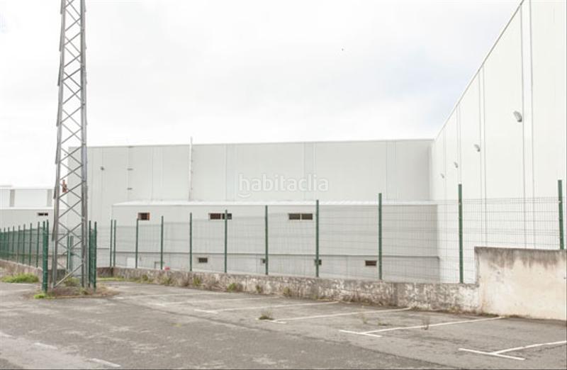 Foto 6a911190-b54a-43e1-ba45-75a60edf578e. Fabrikhalle in avenida francisco yañez badia in Mugardos