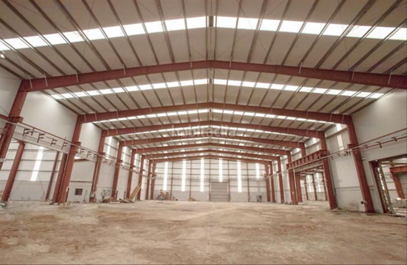 Foto c70b6f75-1485-4bc5-9bf3-bd6de78f3fb1. Fabrikhalle in avenida francisco yañez badia in Mugardos