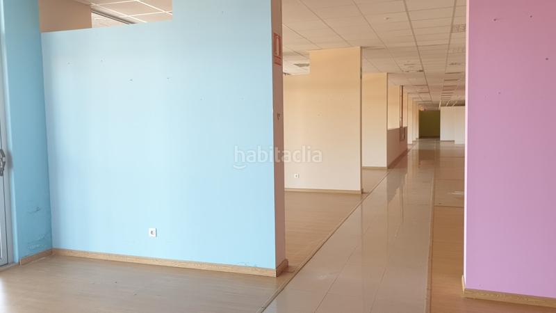 Foto 681f3819-788b-43e8-8c23-cbfc18619c4b. Local comercial en c.c. monte balado local comercial de 1.400 m2 en centro comercial en Brión