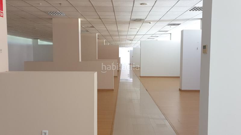 Foto a5536f68-ed02-47da-b93e-8382537c15ce. Local comercial en c.c. monte balado local comercial de 1.400 m2 en centro comercial en Brión